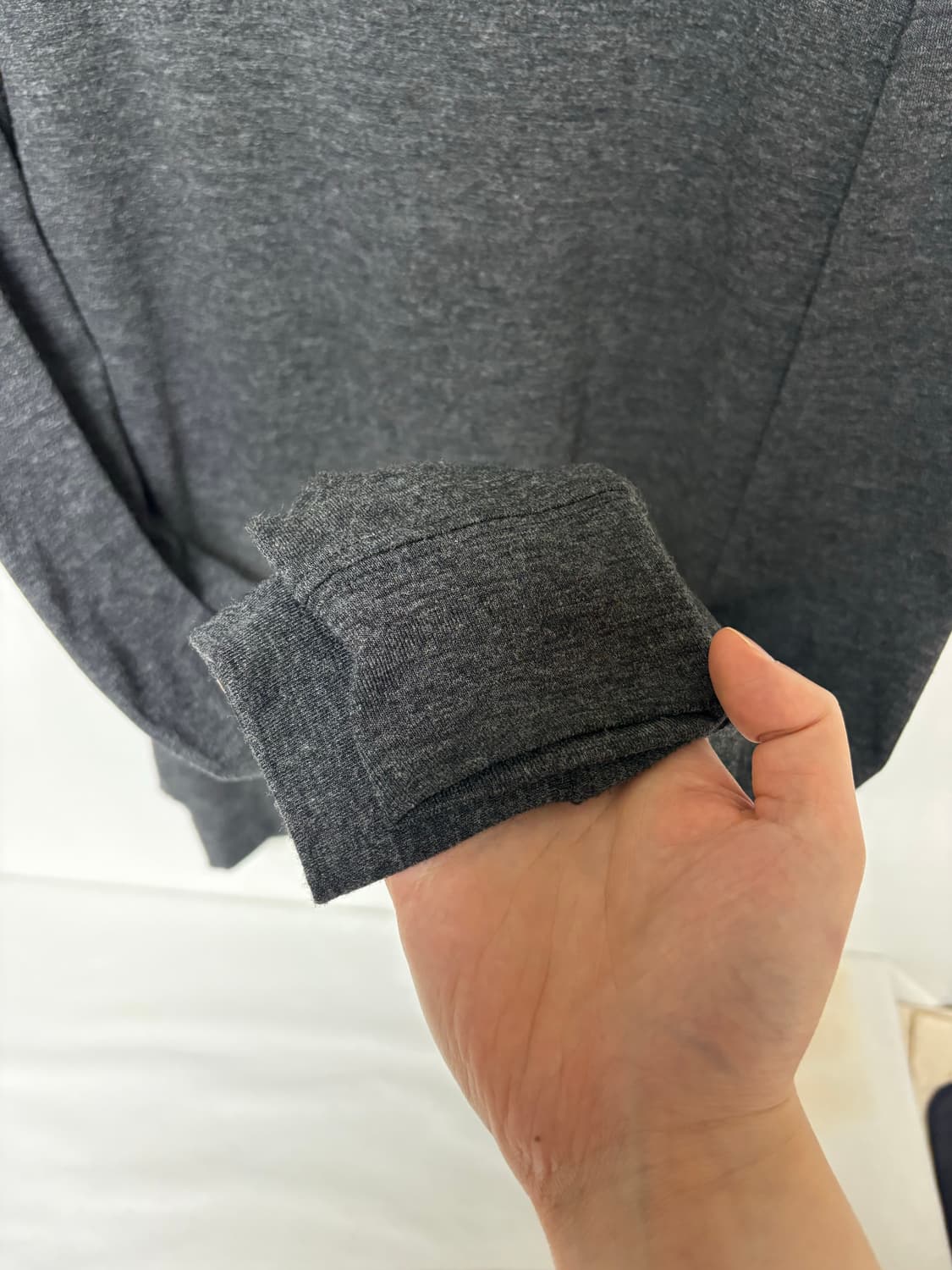 [2] 모노프리베 브이넥 슬리브 차콜 상품이미지5