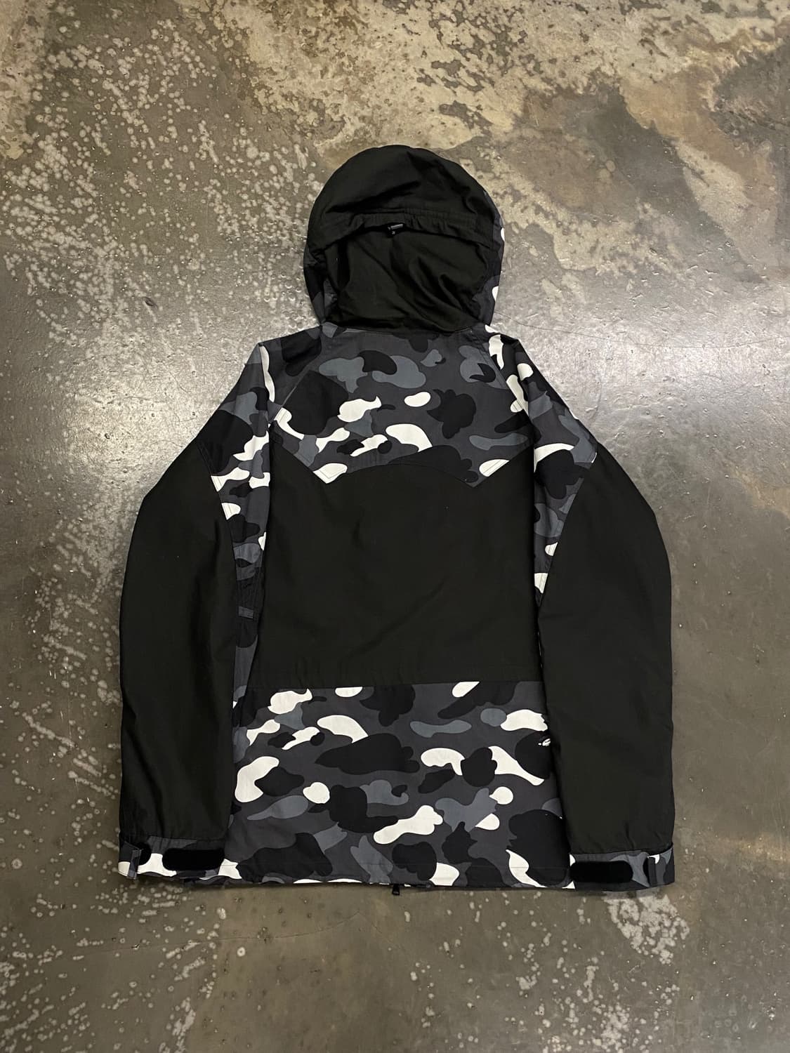 베이프 마운틴 자켓 바람막이 블랙카모 M  상품이미지2