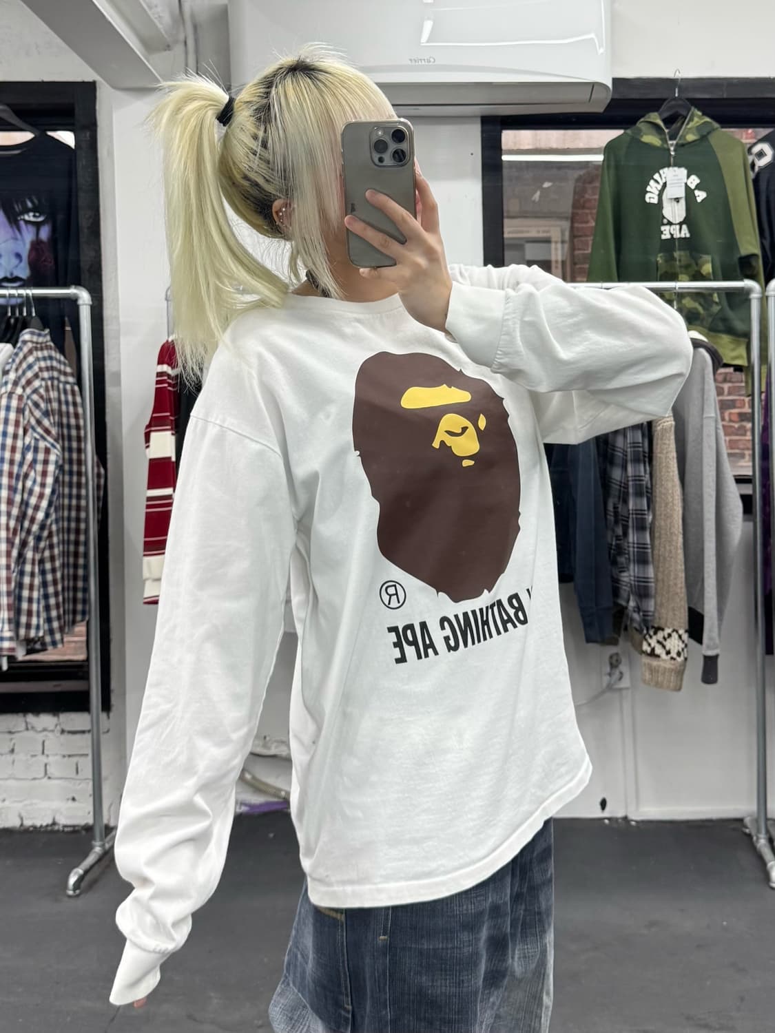 베이프 빅사루 롱슬리브 상품이미지1