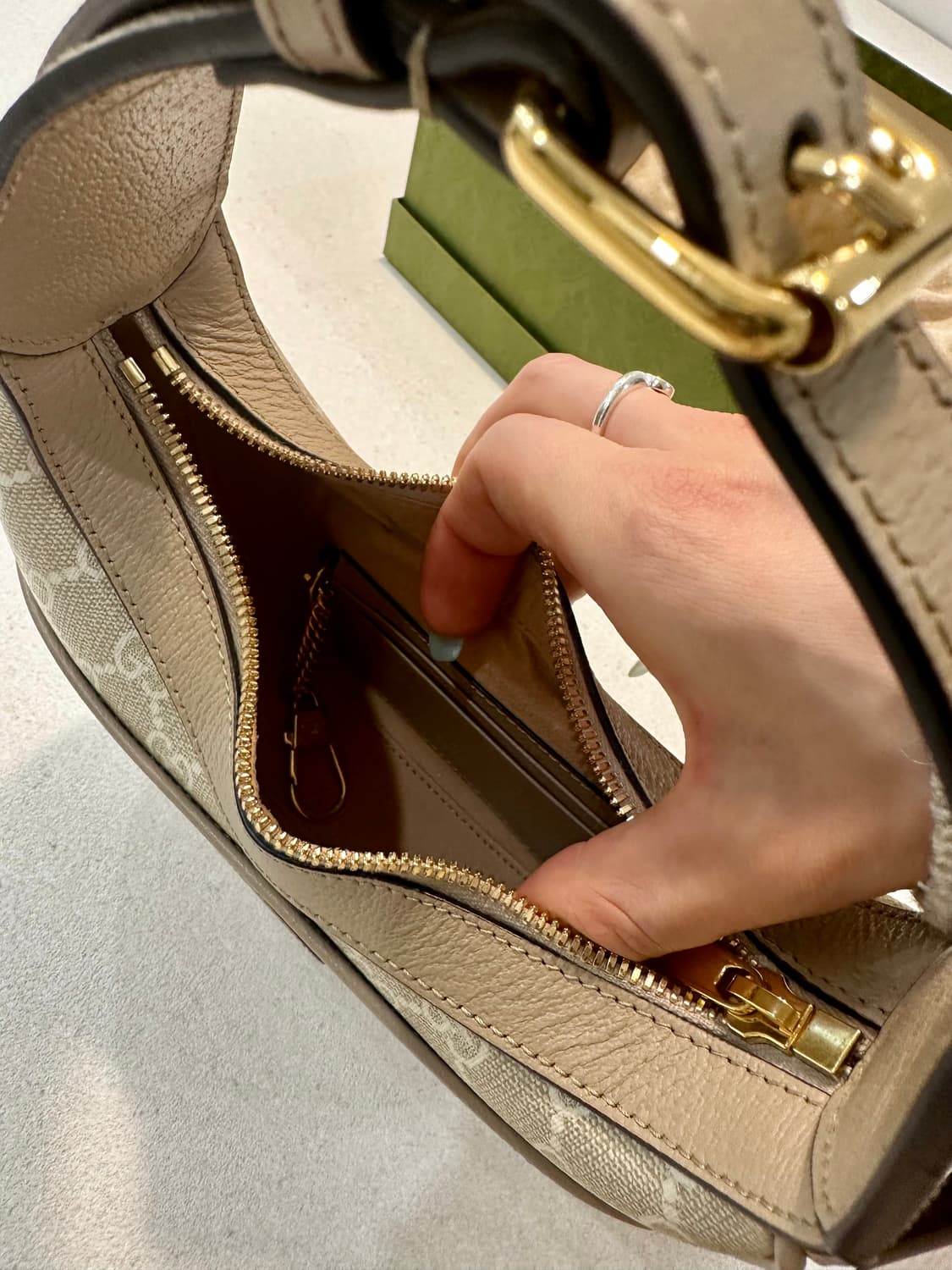 구찌 GG 하프문 미니백 726843 92TCG 상품이미지6