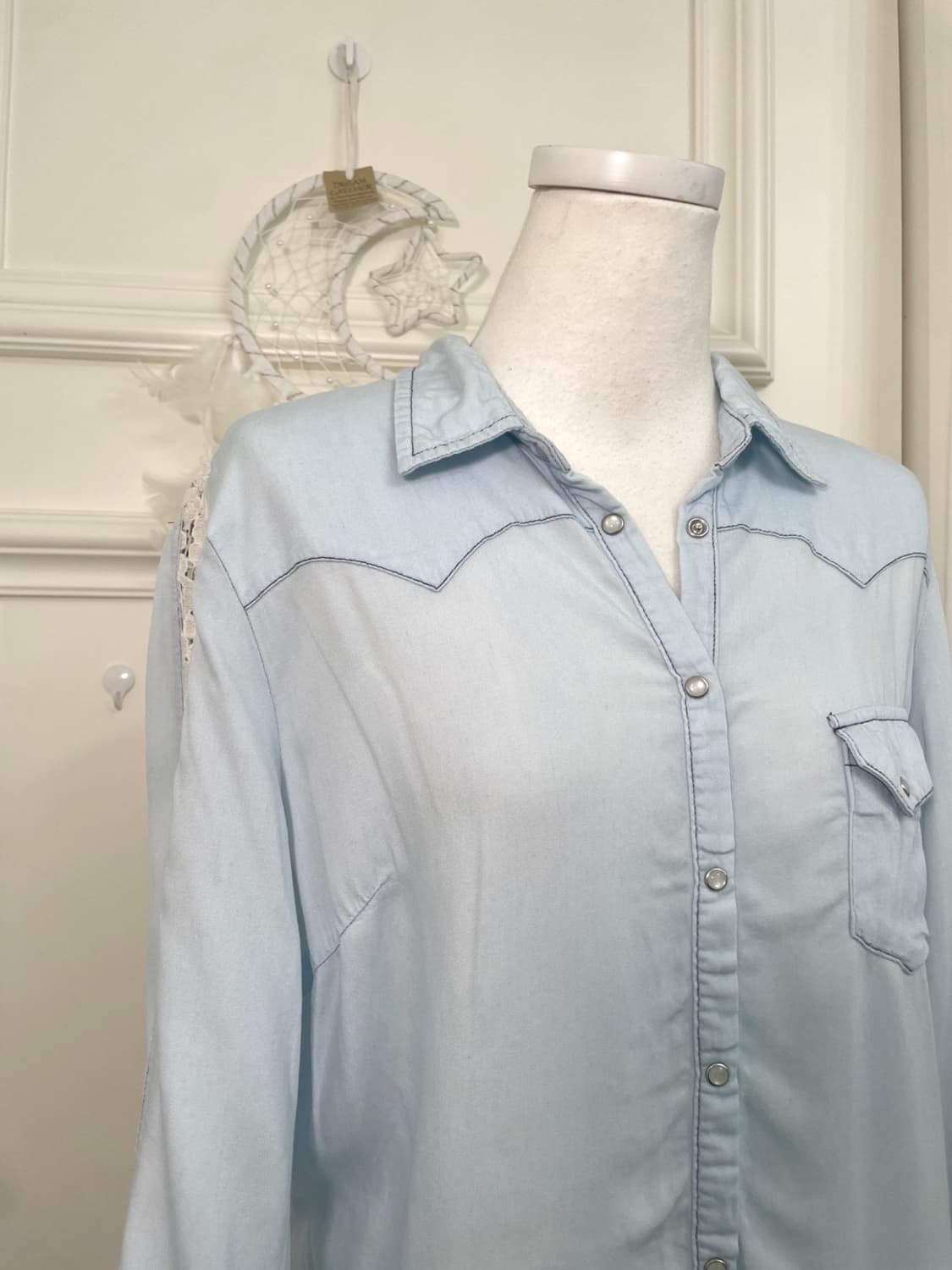 sky blue denim lace trim shirt 상품이미지6