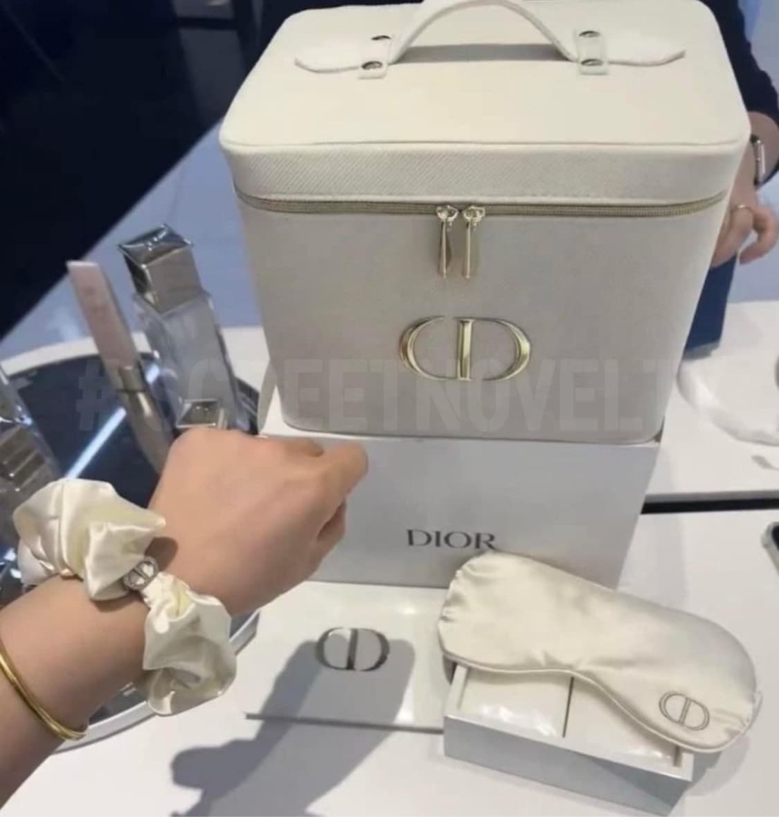 디올뷰티 기프트 헤어슈슈 상품이미지5