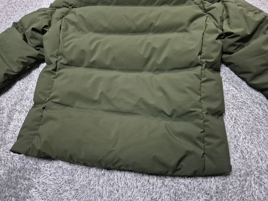 유니클로 남성 심리스 다운패딩 XL 상품이미지4