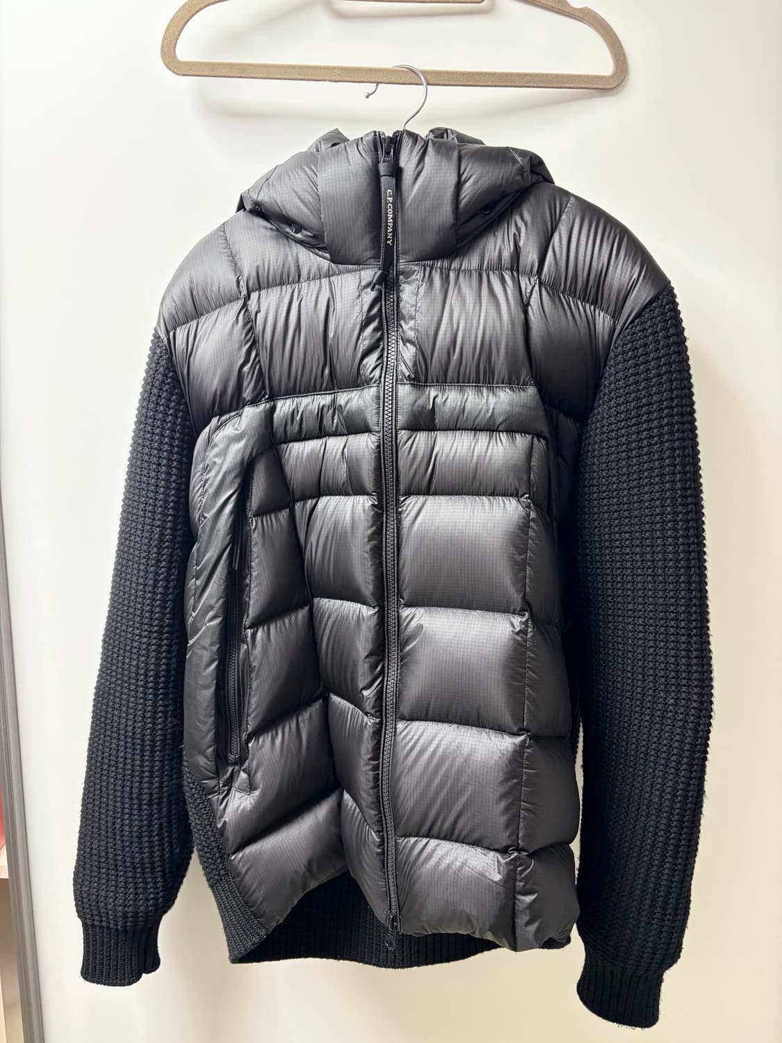 Cp컴퍼니25fw 니트패딩 L사이즈 상품이미지2