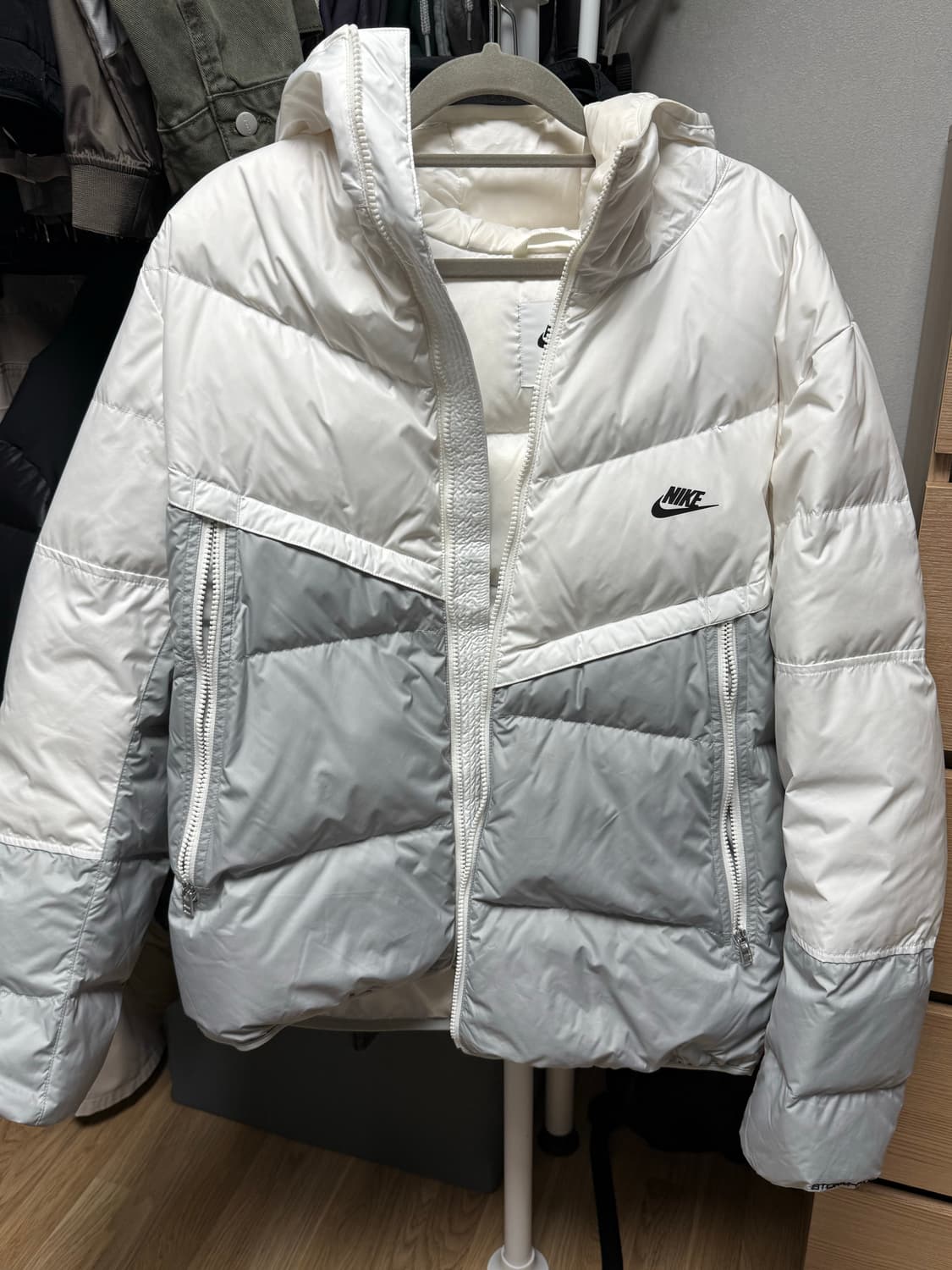 나이키 윈드러너 경량패딩 상품이미지1