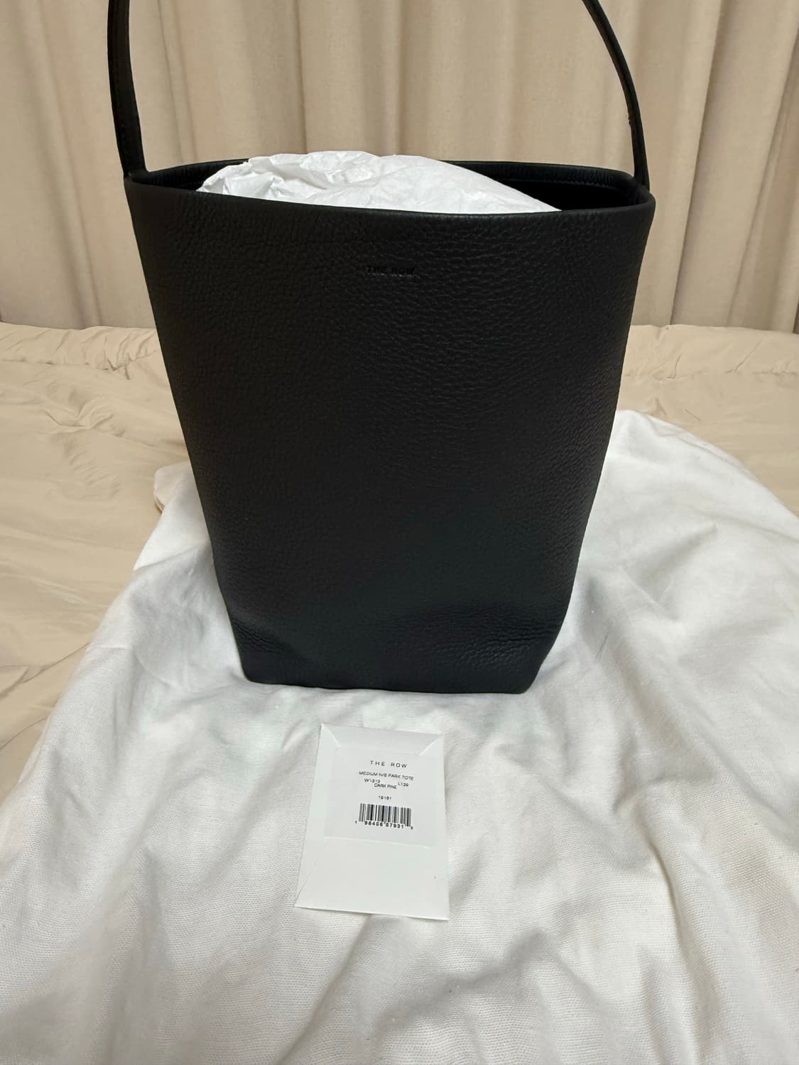 THE ROW 파크 미디움 블랙 (FW2025) 상품이미지1