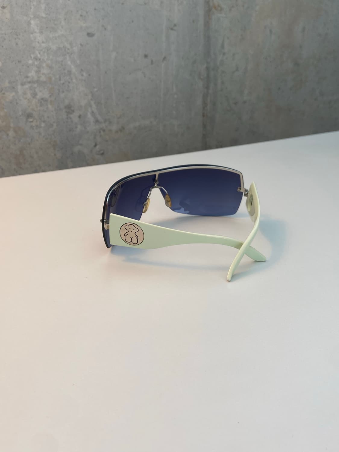 TOUS heritage y2k shield sunglasses 상품이미지2