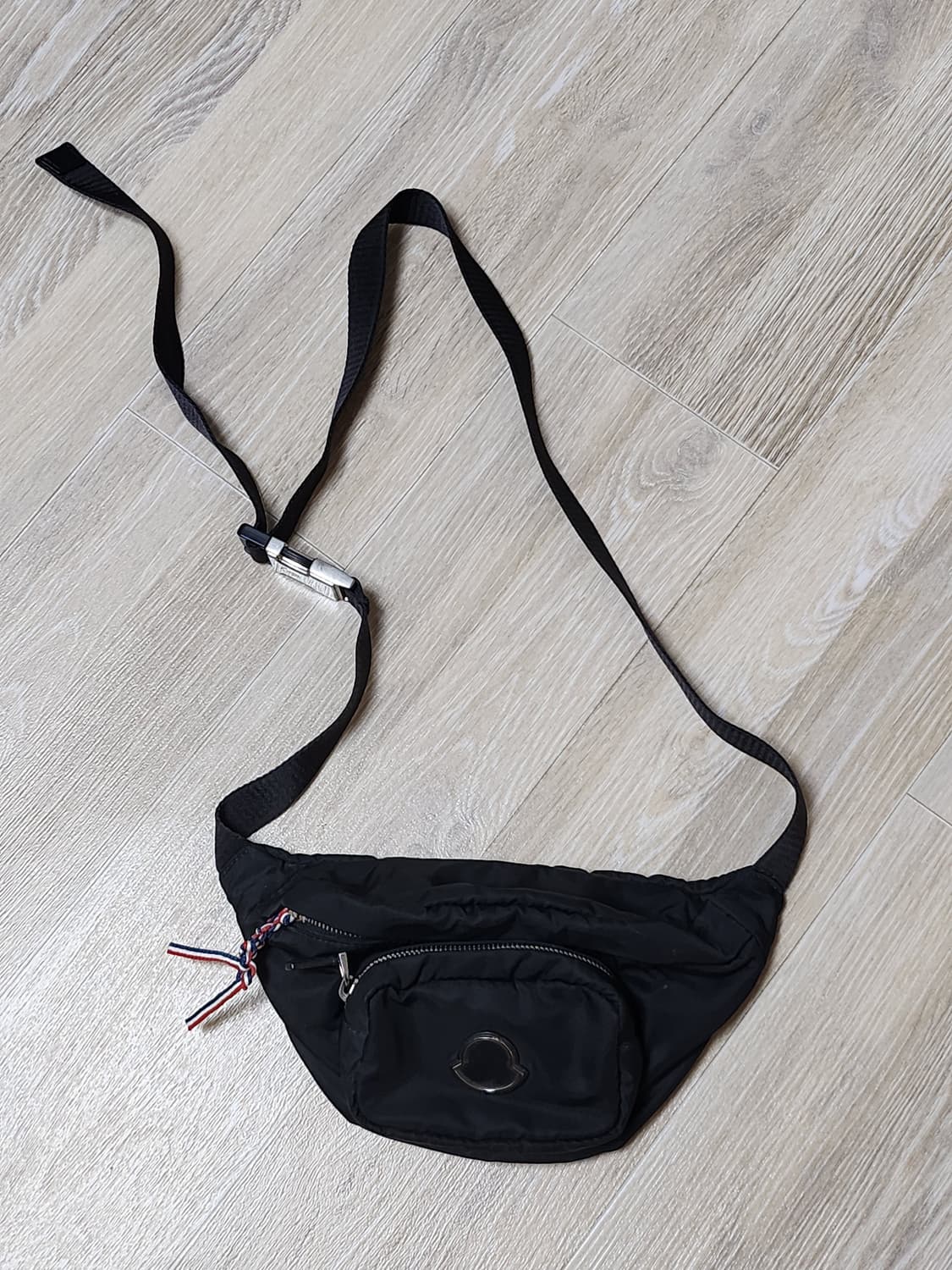 몽클레어 벨트백 상품이미지2