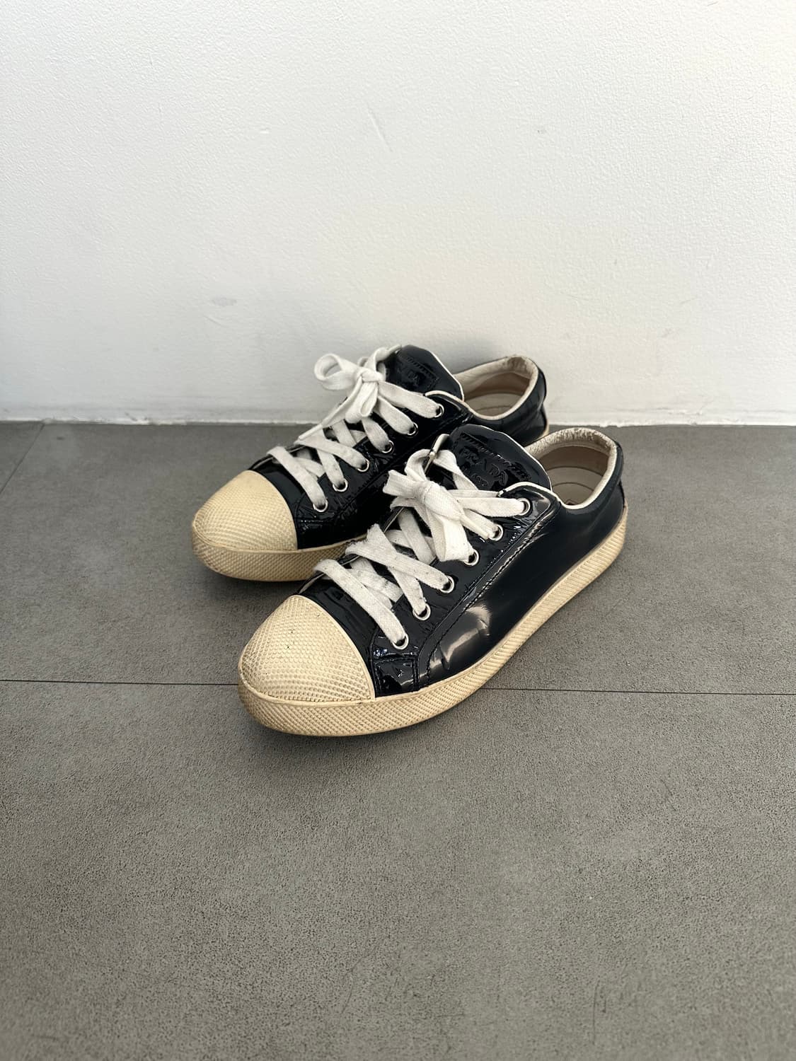 프라다 스포츠 2000s 페이던트 블루 스니커즈 상품이미지2