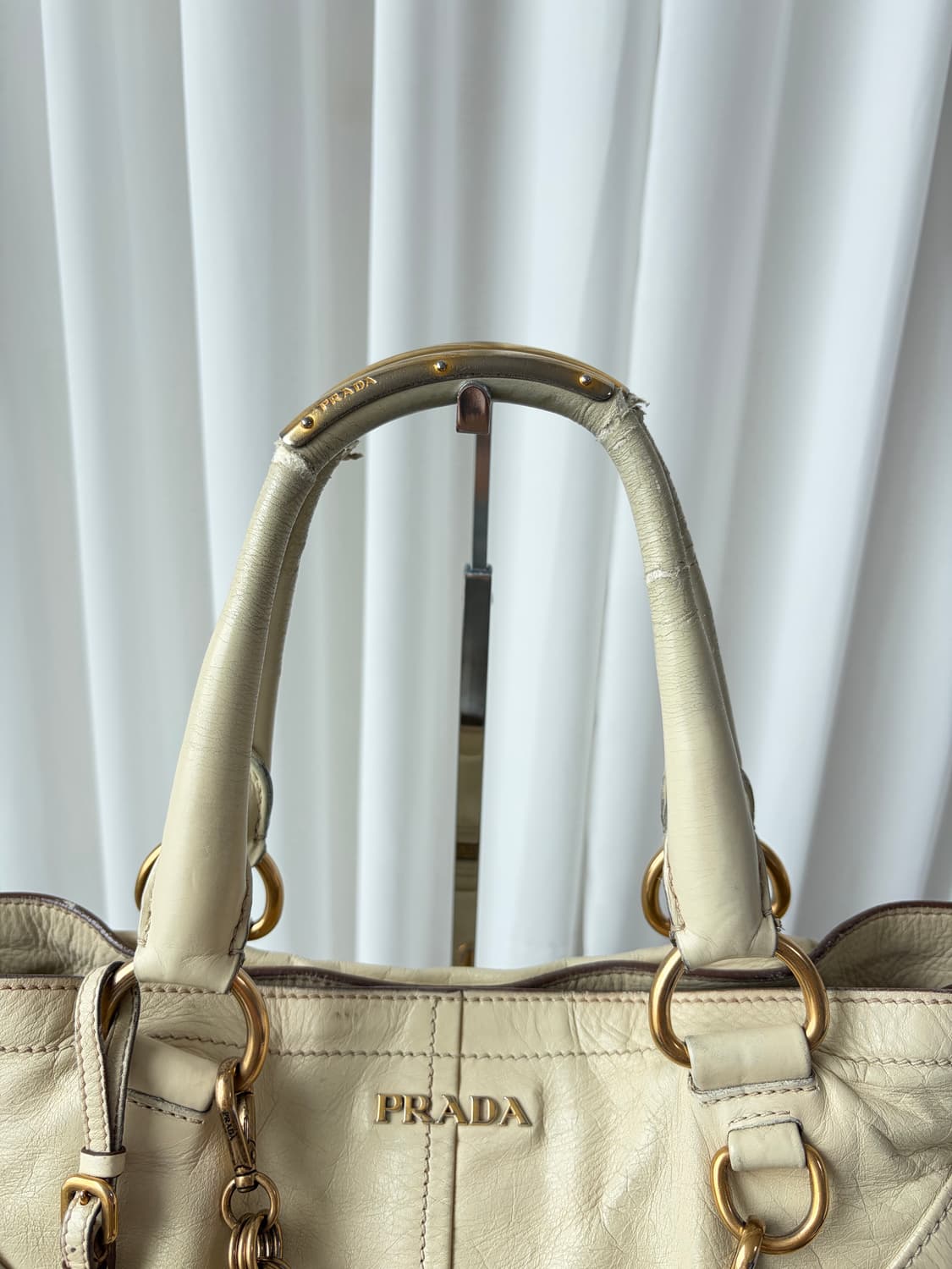 프라다 비텔로 샤인 체인 토트백 상품이미지8