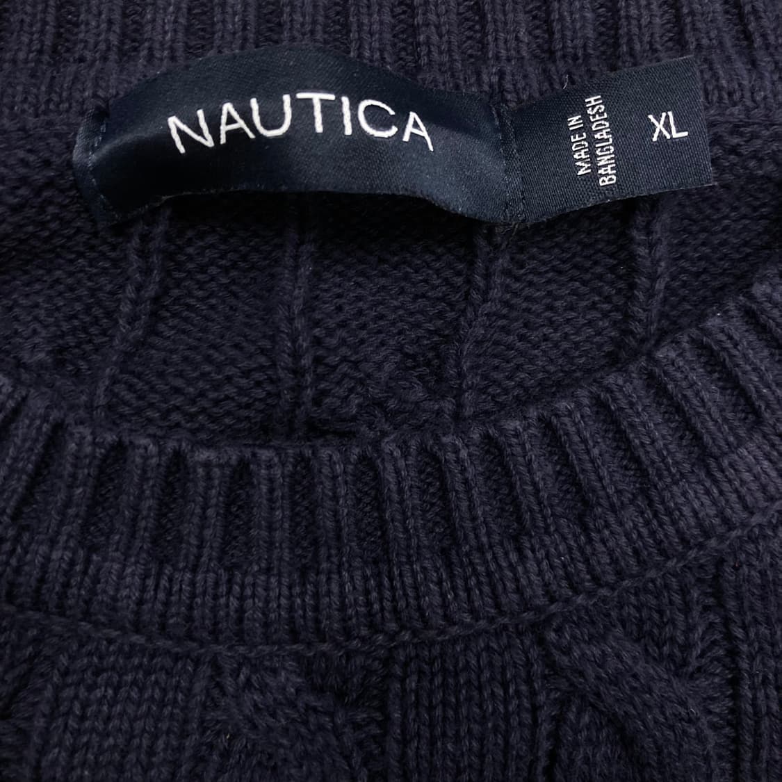 노티카 네이비 컬러 스몰 로고 꽈배기 니트 상품이미지3