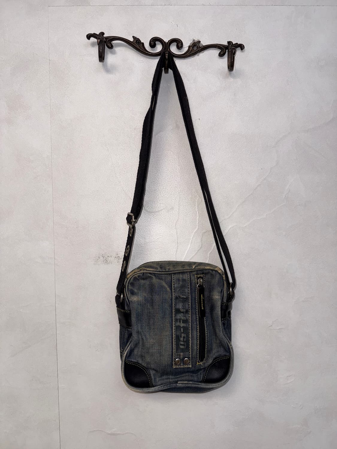 FUBU denim leather patch cross bag 상품이미지5