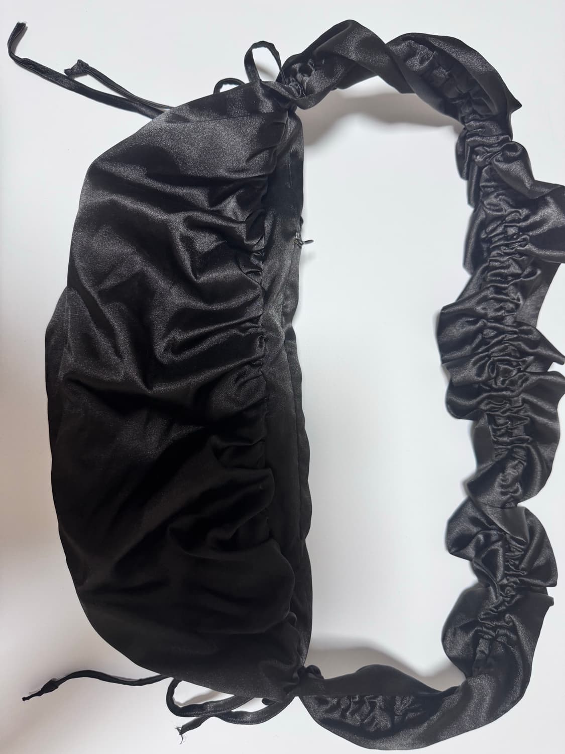 검정 셔링 숄더백 상품이미지1