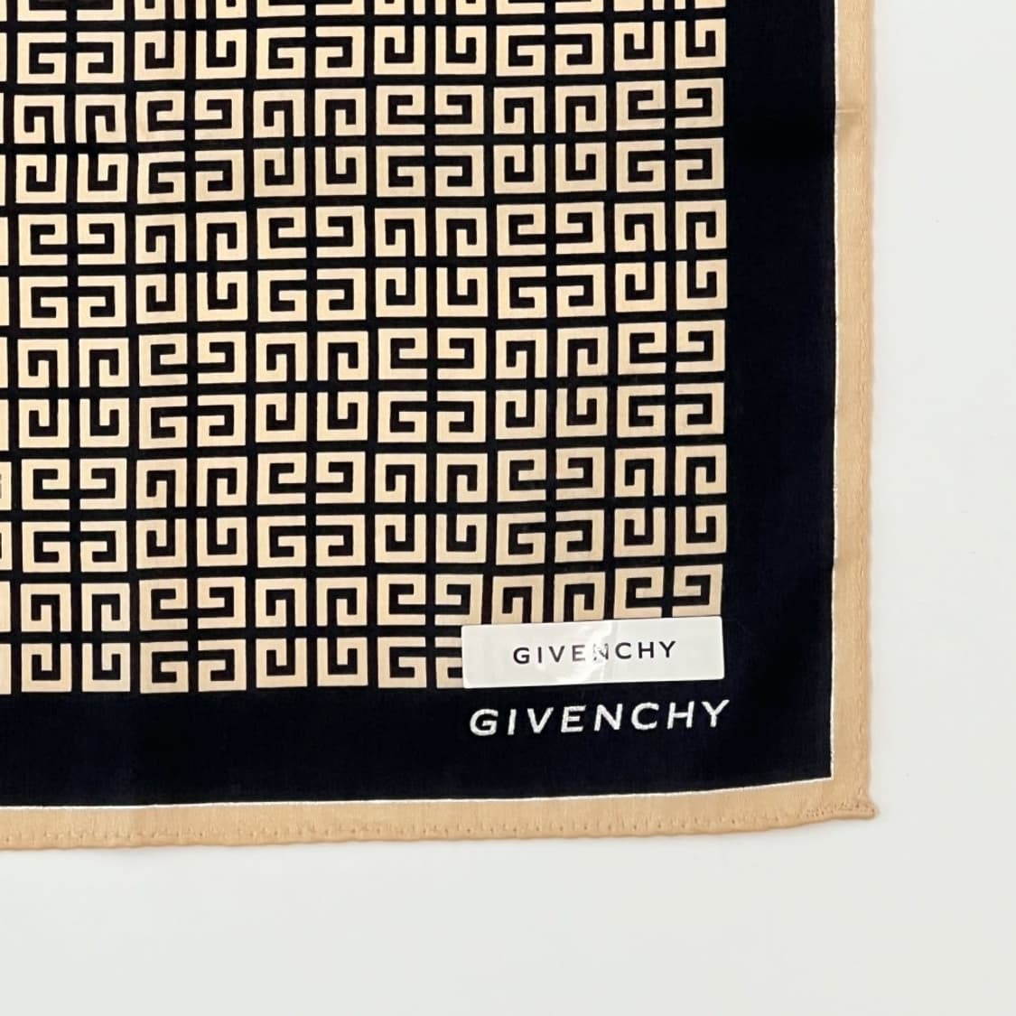 (새상품) givenchy / 지방시 쁘띠스카프 손수건 상품이미지3