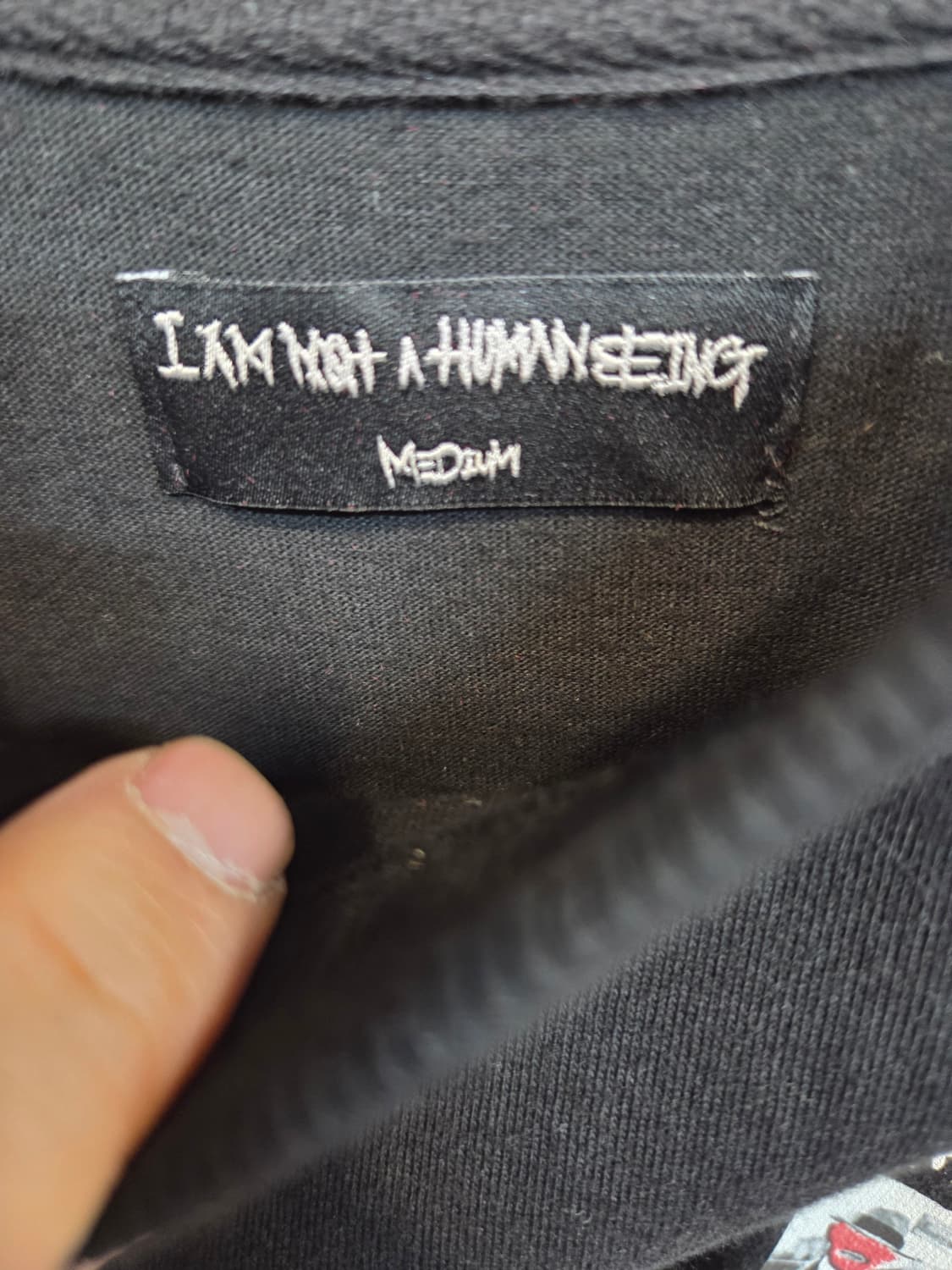 아임낫어휴먼비잉 월드 이즈 유어스 프린팅 반팔 m 상품이미지3