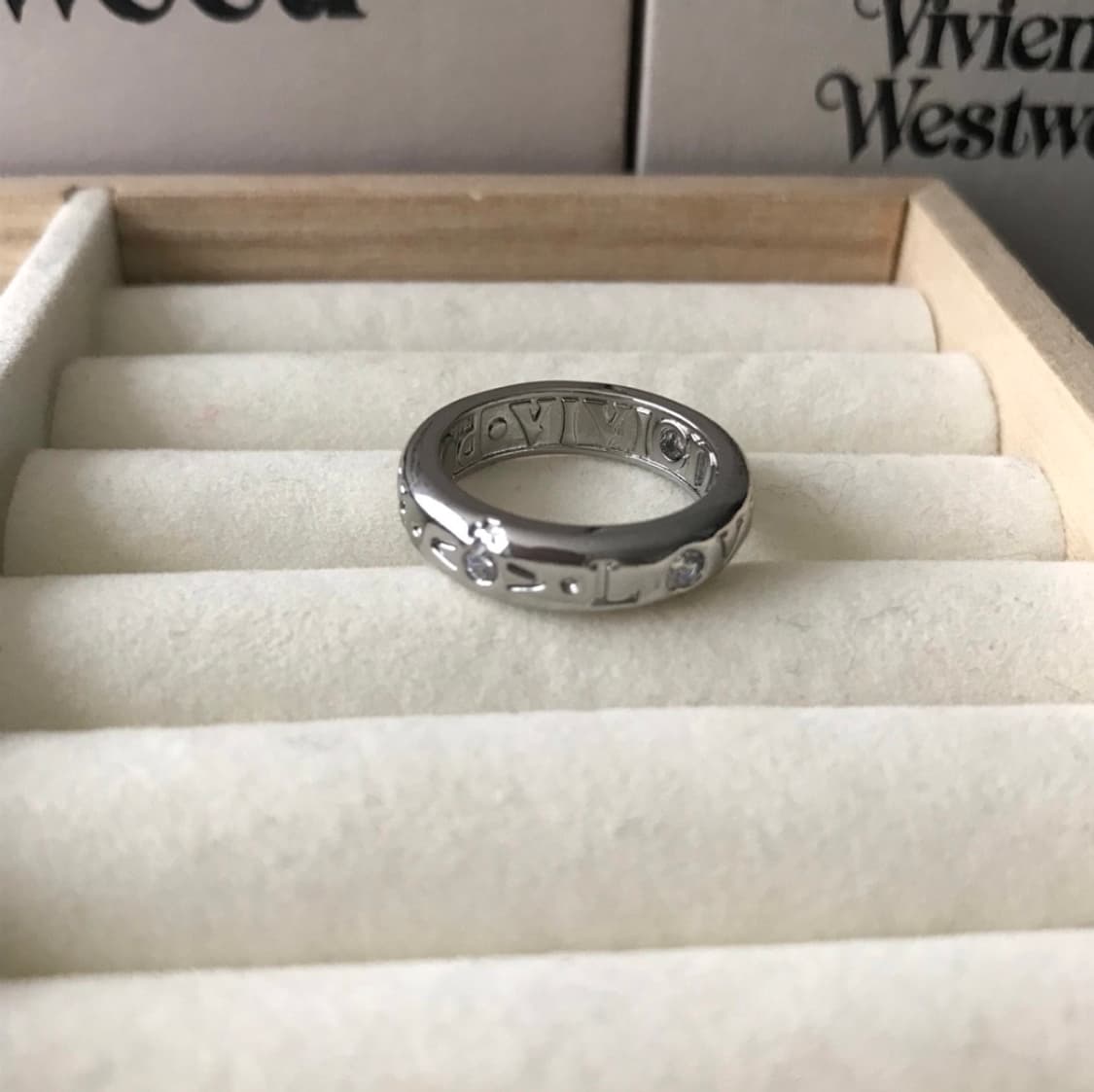 비비안웨스트우드 아카이브 orb love.hope.faith 각인링 상품이미지1