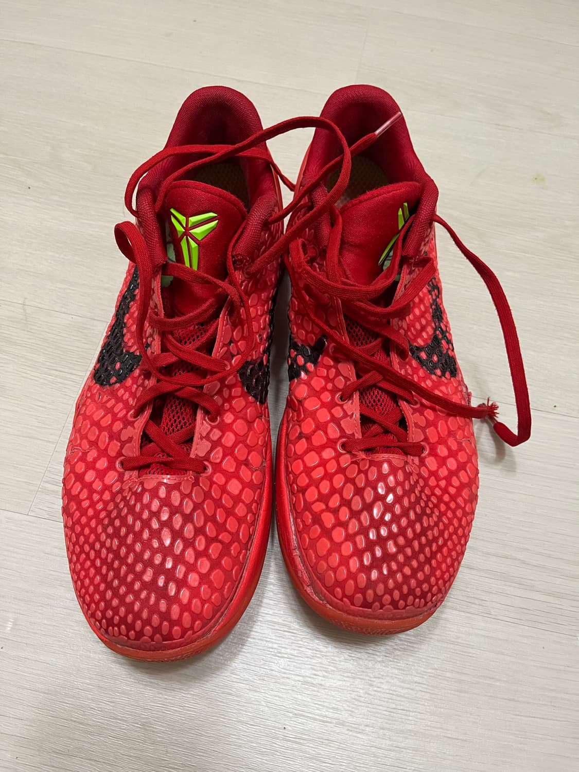 코비6 리버스그린치 상품이미지1