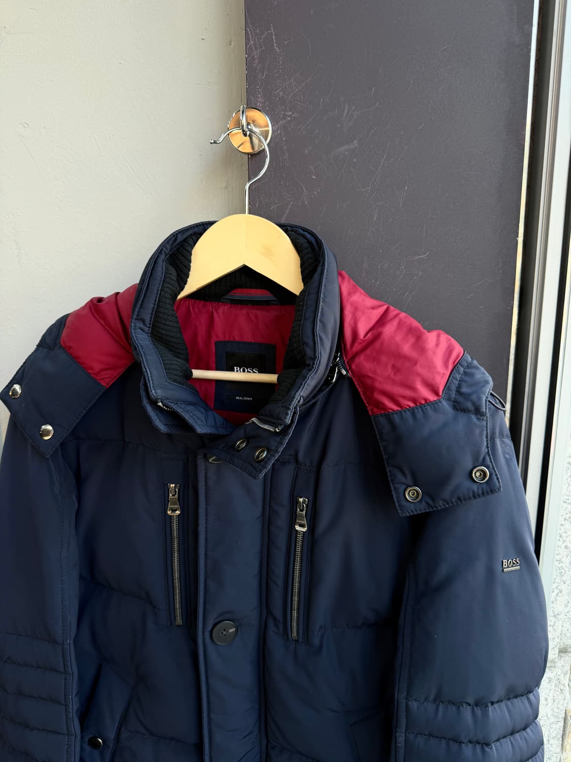 100/ 휴고보스 블랙라벨 리얼다운 후디드 패딩 상품이미지3