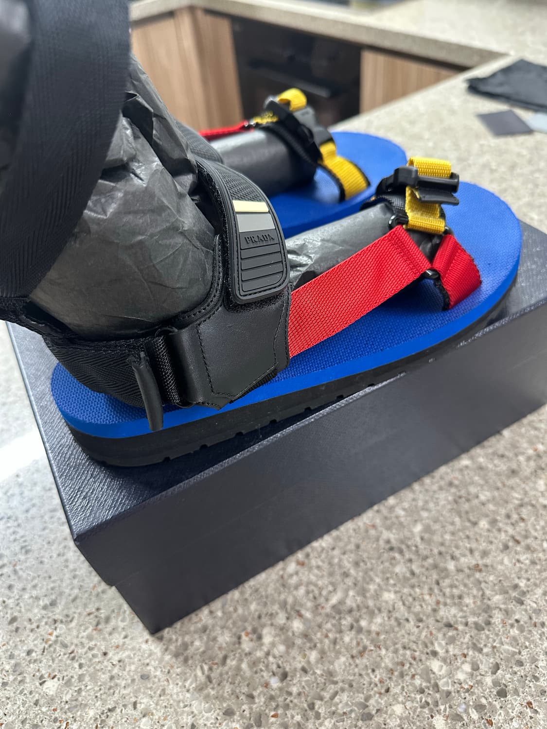 프라다 남성샌들 상품이미지1