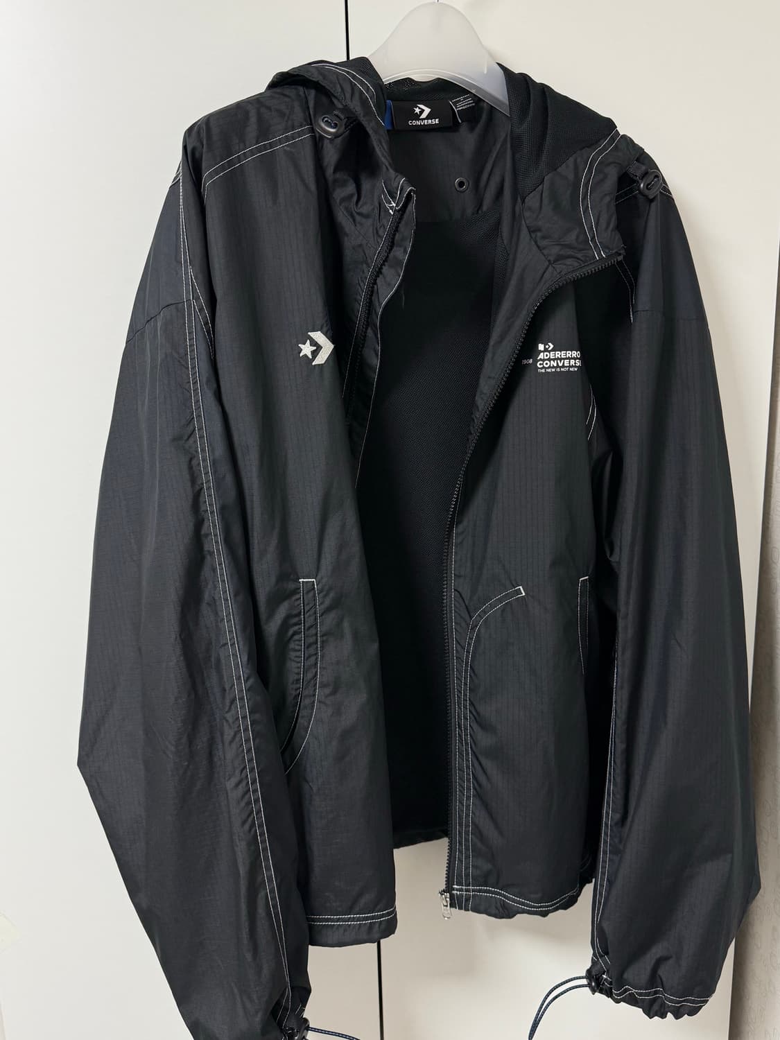 컨버스 x 아더에러 쉐입스 라이트 자켓 블랙 상품이미지3