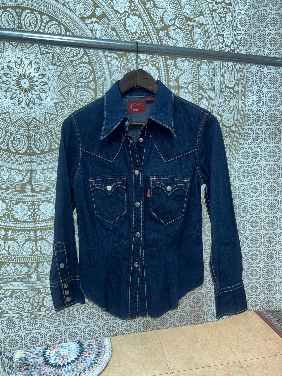 리바이스 여성 진청 투포켓 웨스턴 데님셔츠 상품이미지2