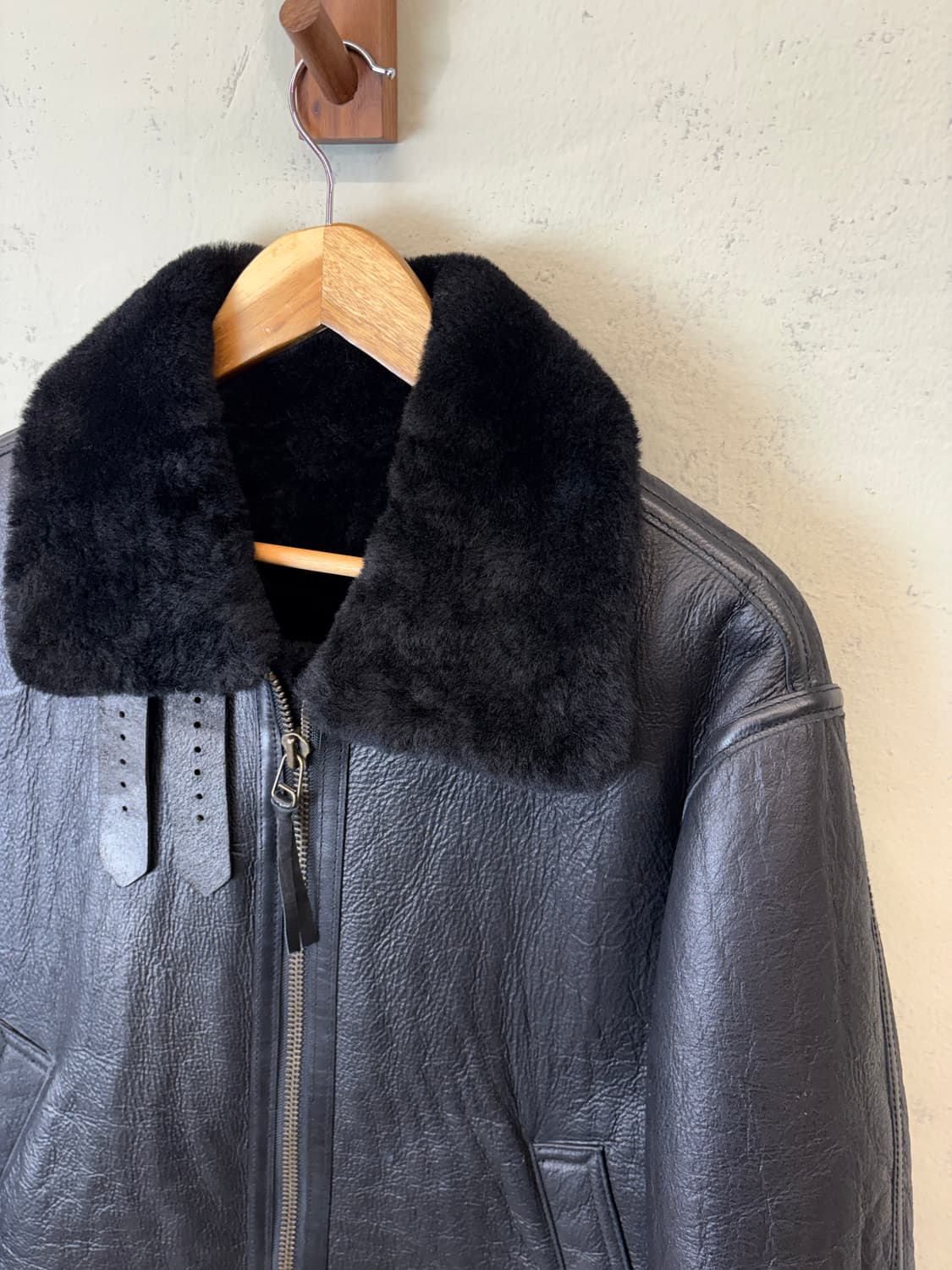 미공군 B-3 오리지날 양가죽 양털 무스탕 블랙 상품이미지6