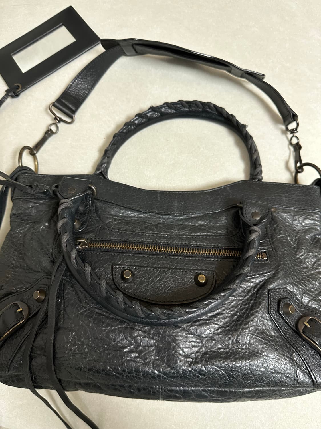 [A+ 정품] 발렌시아가 시티 모터백 퍼스트 블랙 상품이미지5