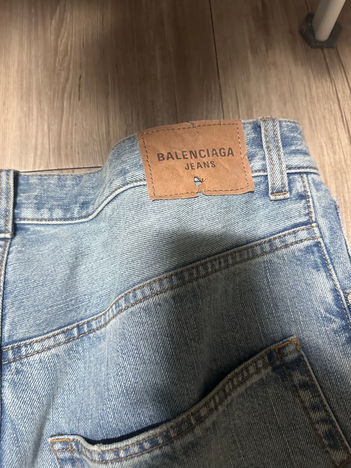 발렌시아가 배기 팬츠 라이트 워시드 블루 데님 M 상품이미지9