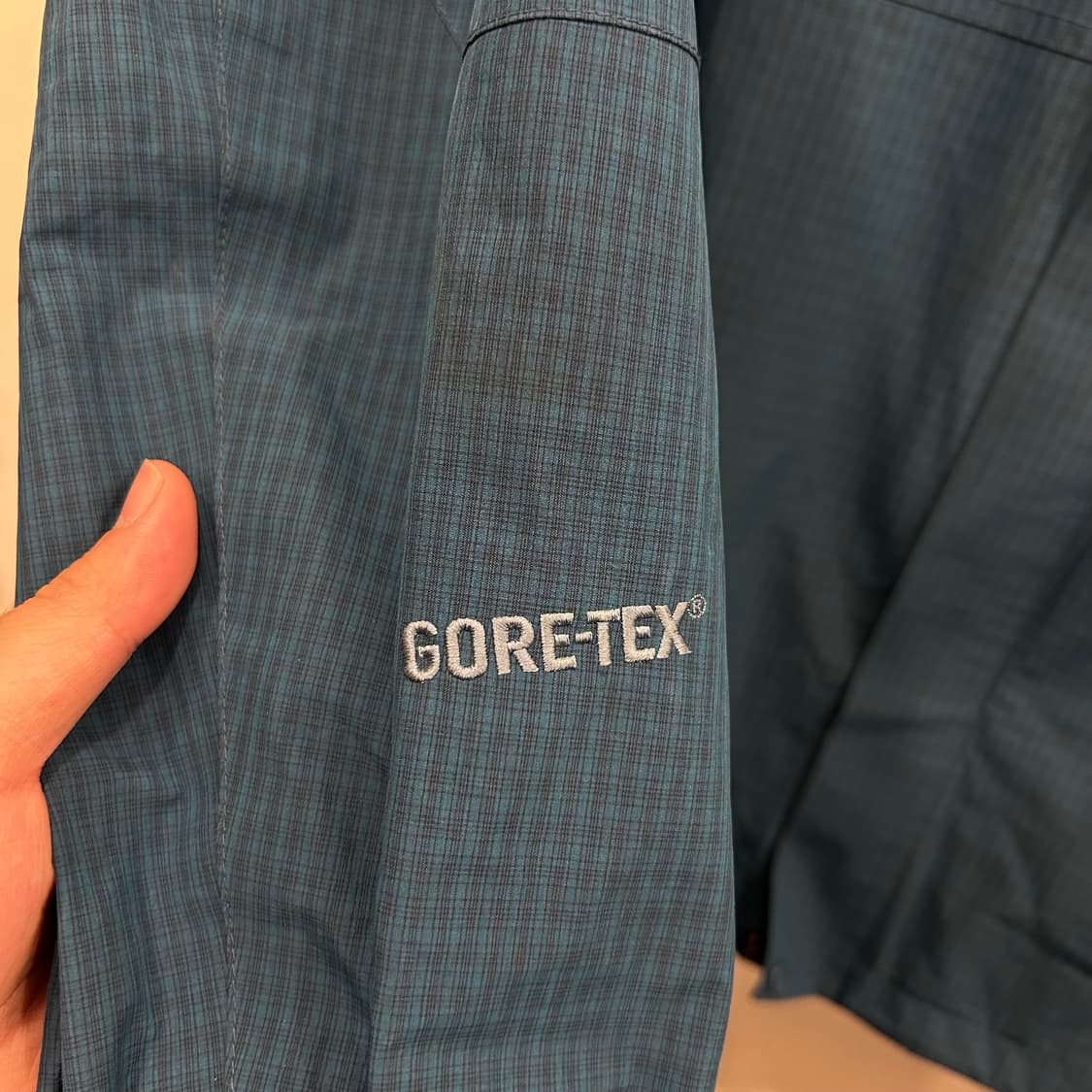 블랙야크 아웃도어 고어텍스 하이넥 후드 바람막이 상품이미지4