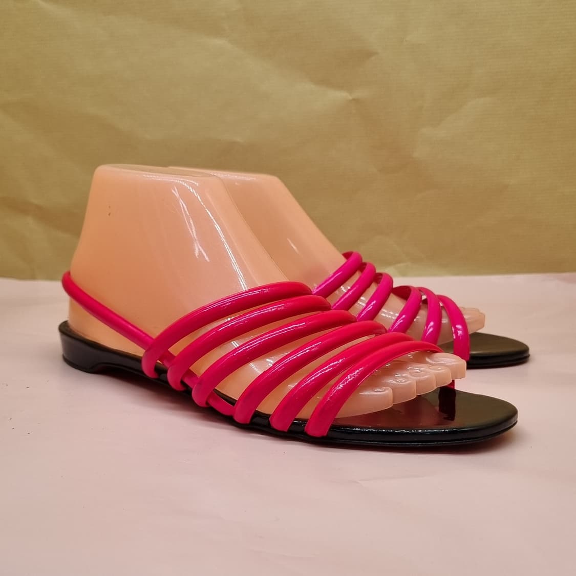 크리스찬 루부탱 여성샌들39 245 상품이미지1