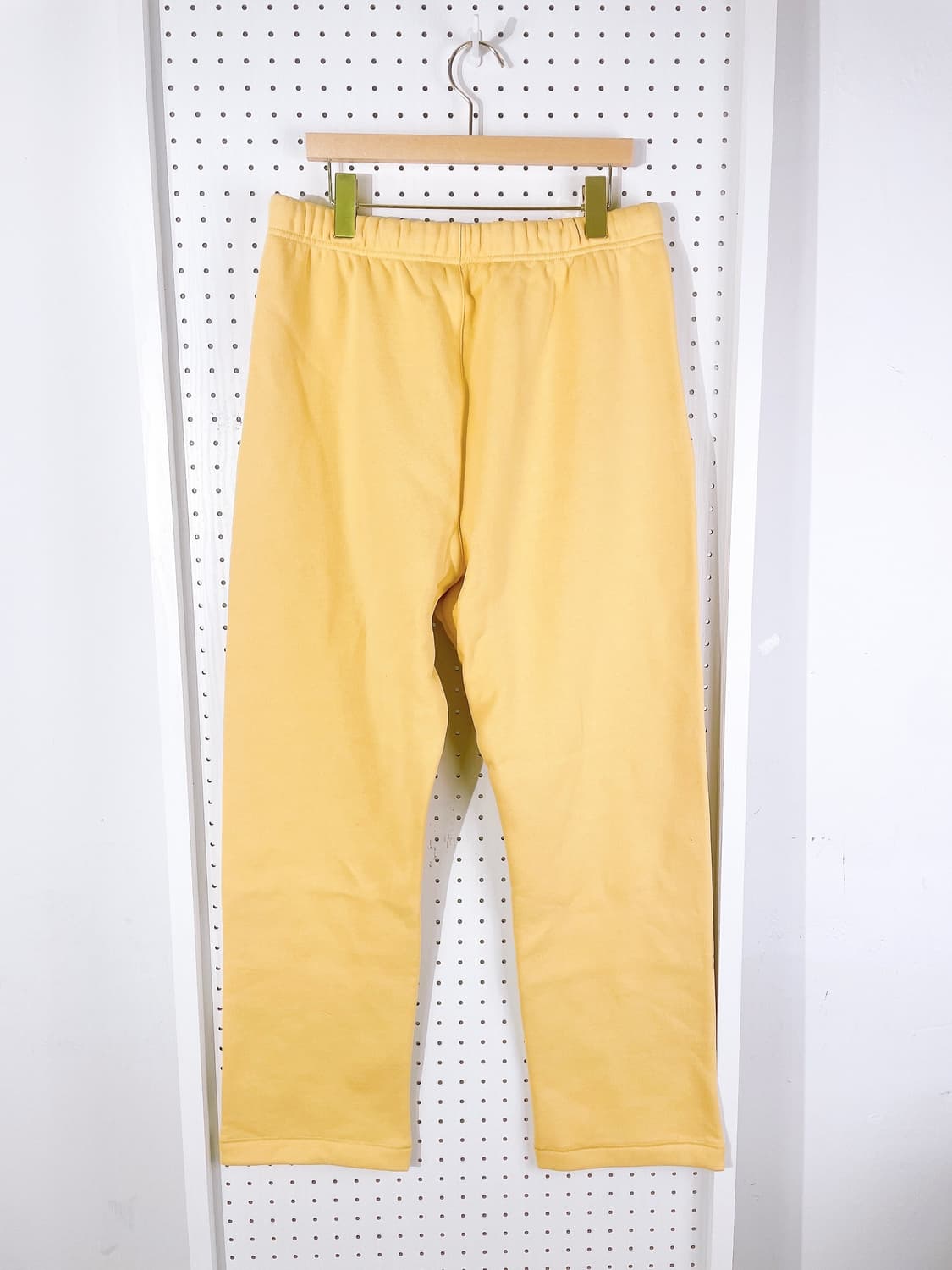 (정품/새상품) 피어 오브 갓 에센셜 옐로우 남성 약기모 스웻 팬츠 상품이미지4