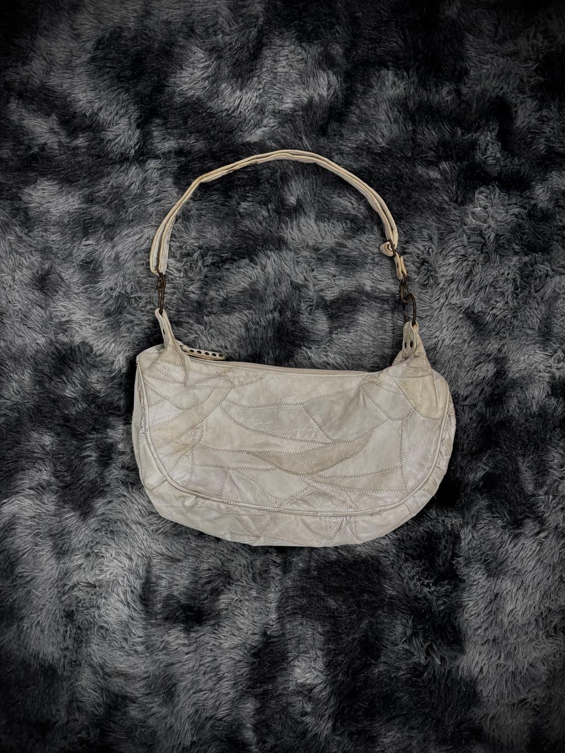 아이보리 가죽패치 크로스백 상품이미지2