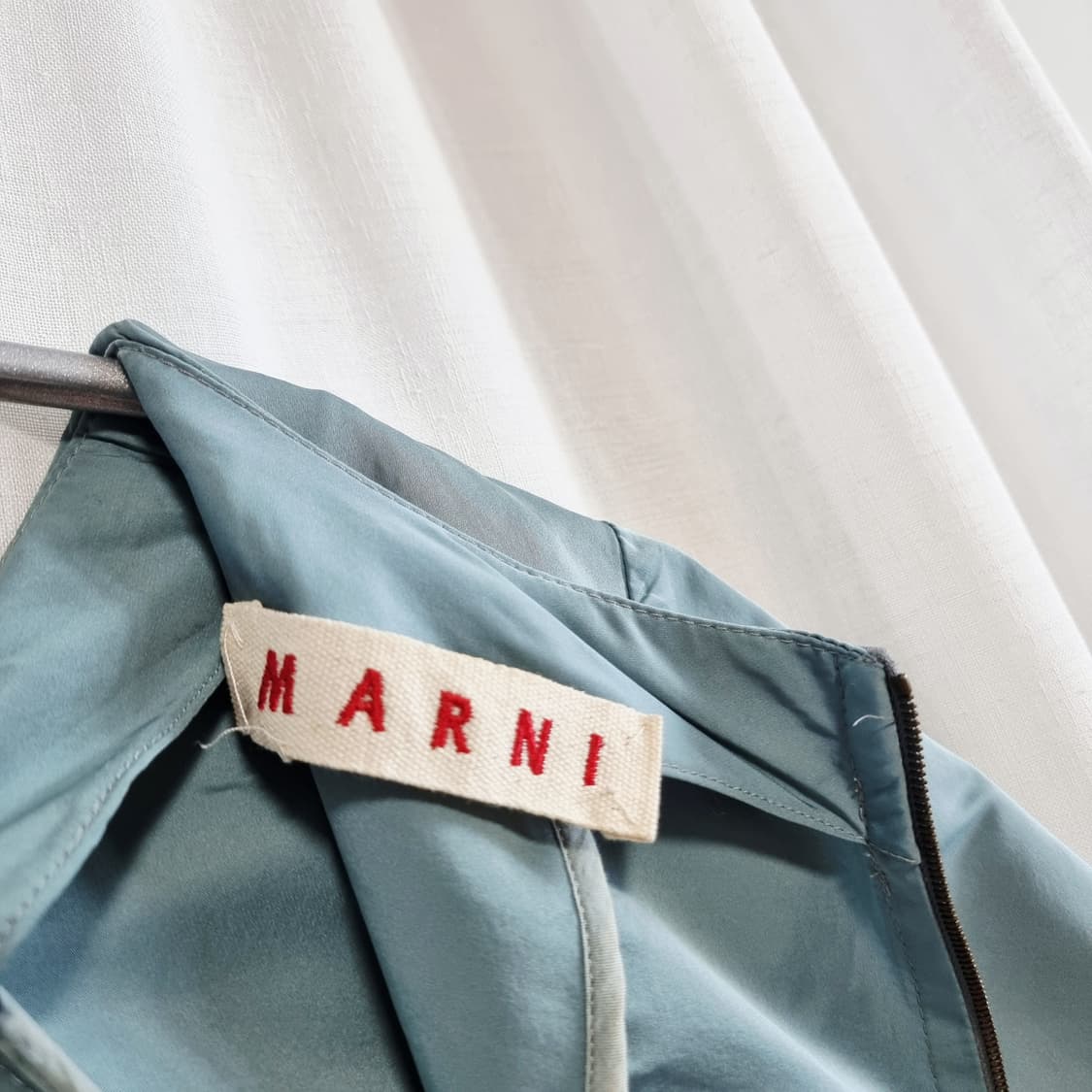 마르니 MARNI 바스락 유광 백지퍼 블라우스 (55/표기40) 상태최상 상품이미지8
