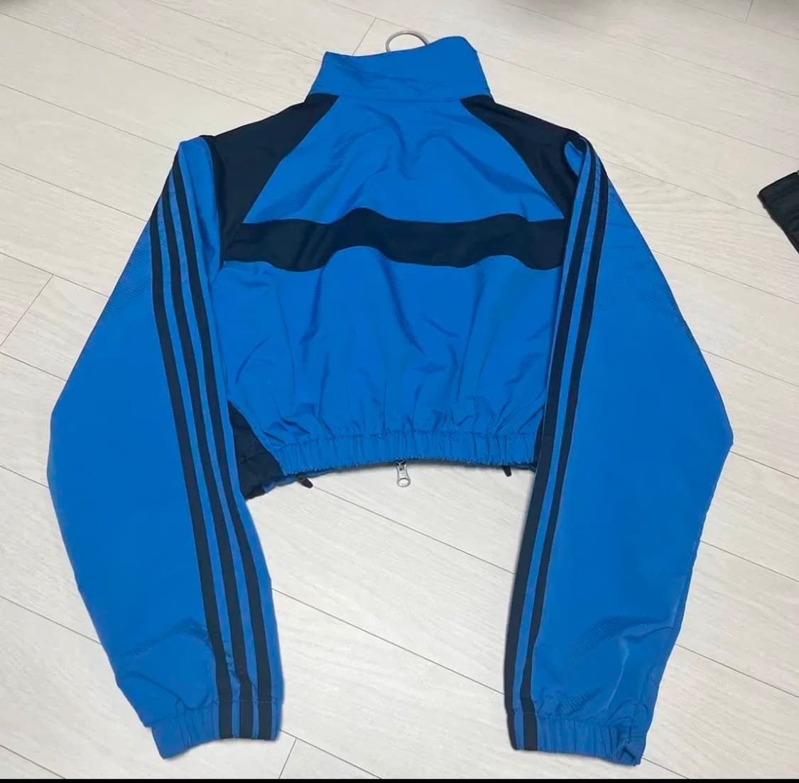 김코디 재미삼아 리폼 크롭 빈티지 커스텀 바막 아디다스 바람막이 집업 상품이미지2