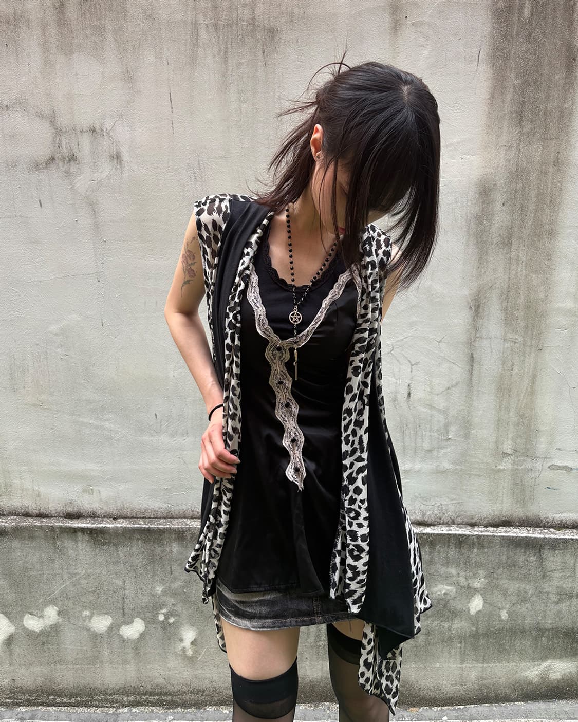 Gothic Lace Trim Satin Peplum Cami 상품이미지3