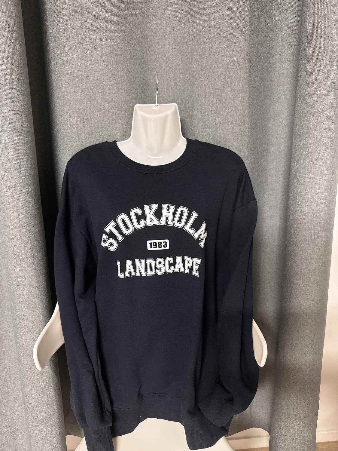 네이비 맨투맨 상품이미지1