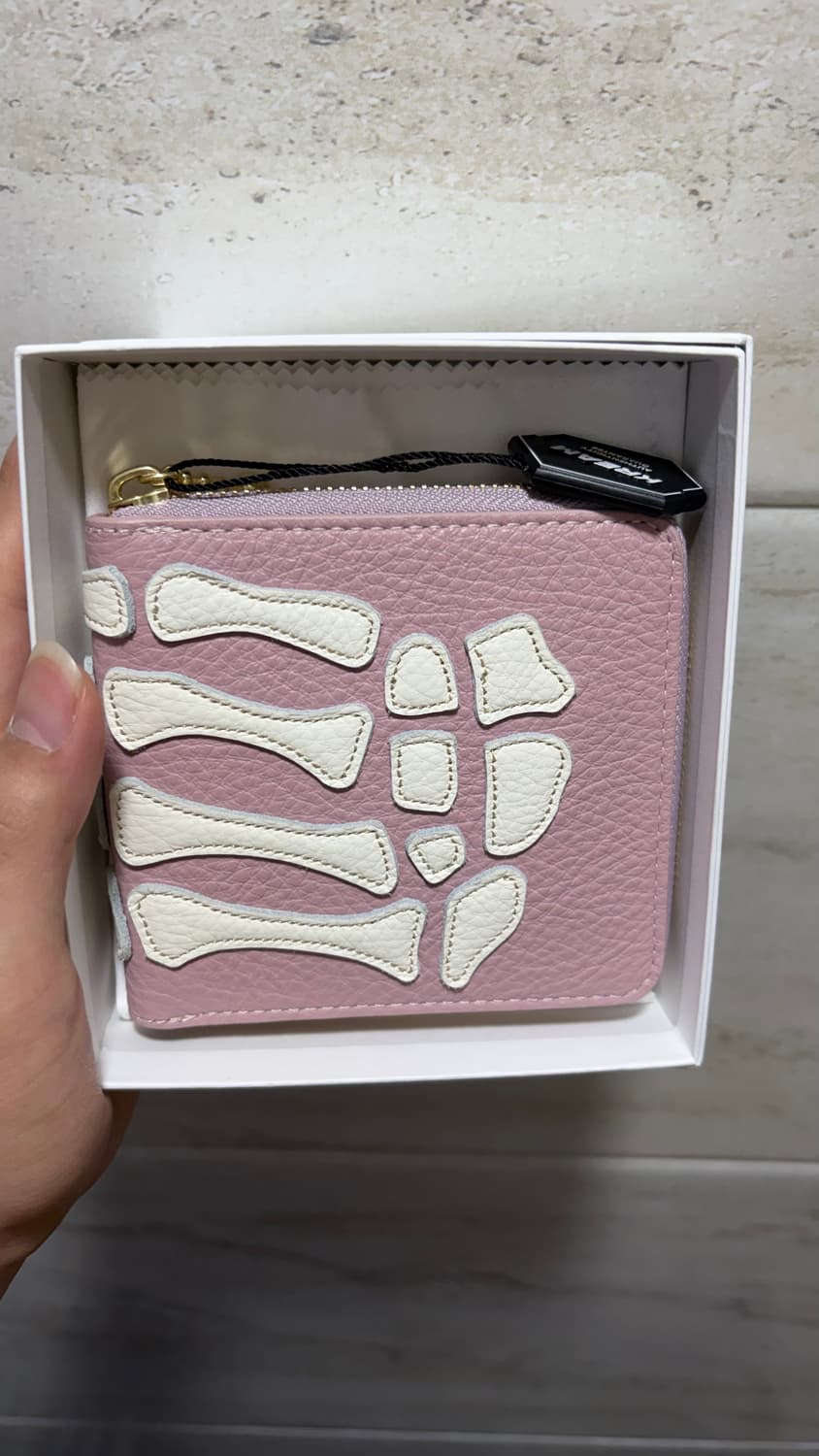 캐피탈 떰즈 업 본 핸드 집 월렛 핑크 상품이미지1