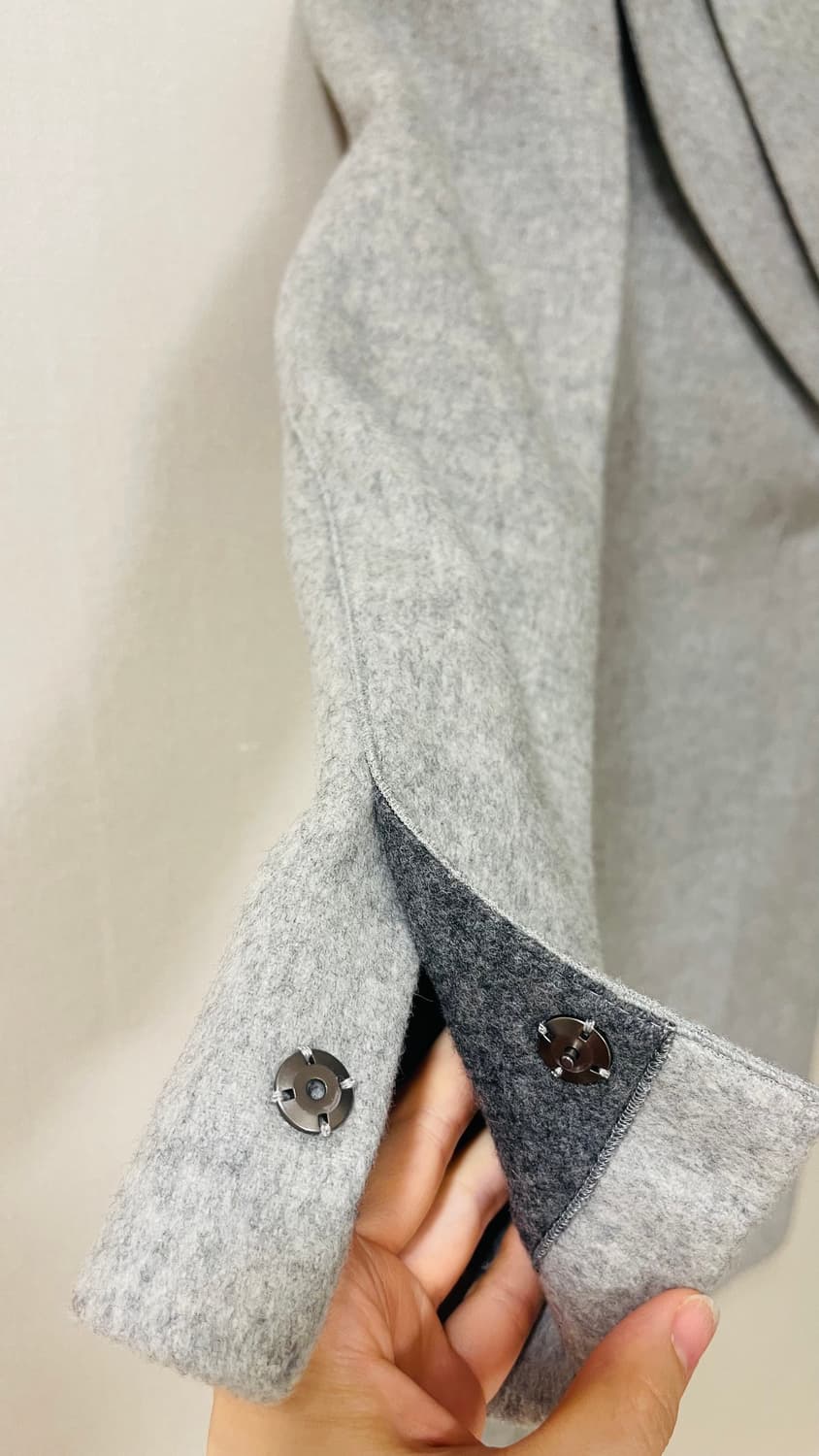 미샤 MICHAA 울 그레이 페미닌 코트 55. 정가 170만원대. 실착 상품이미지5