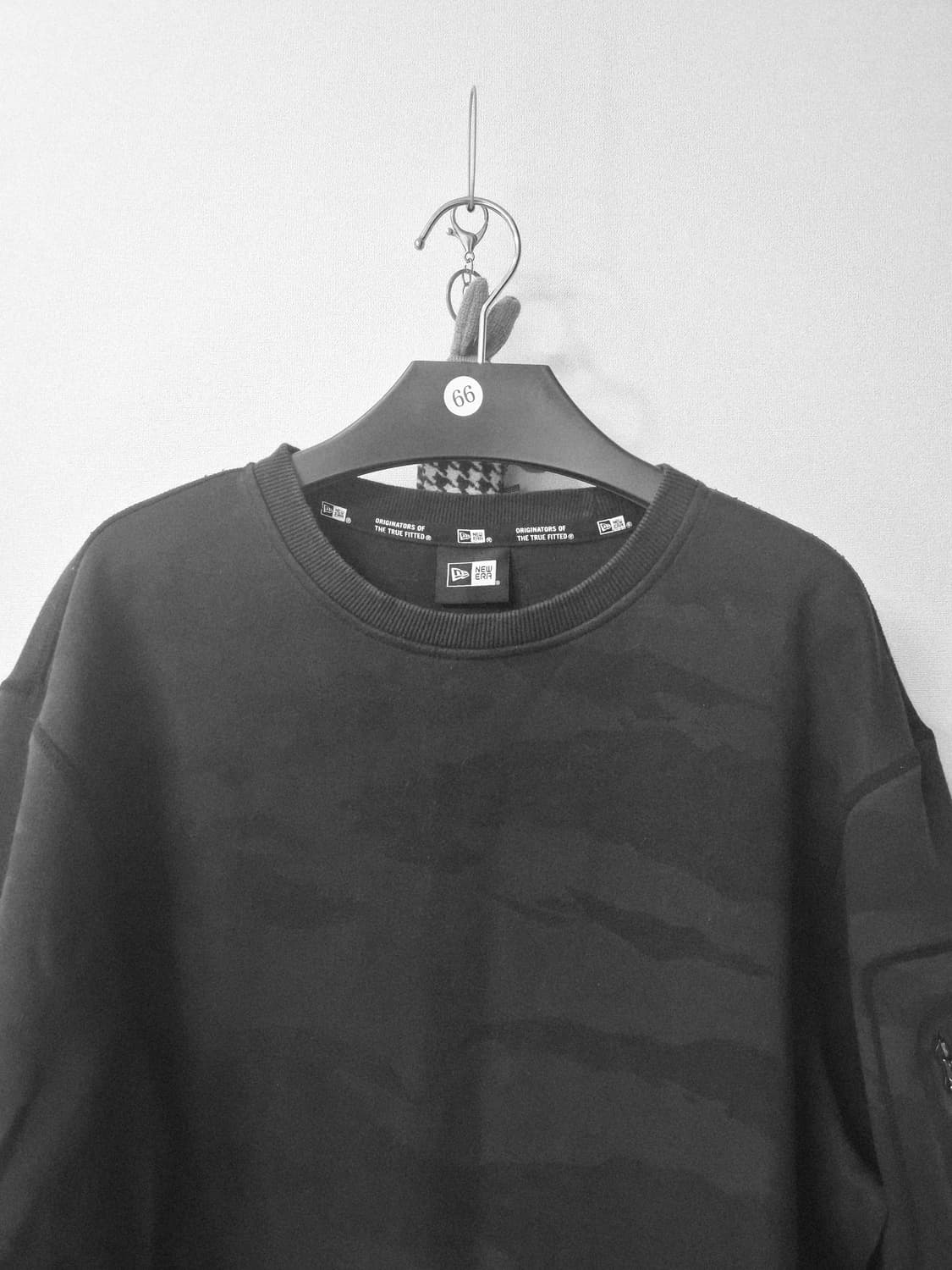 [뉴에라 정품] 카모플라쥬 기능성 맨투맨 (포켓/자수 디테일) 상품이미지2