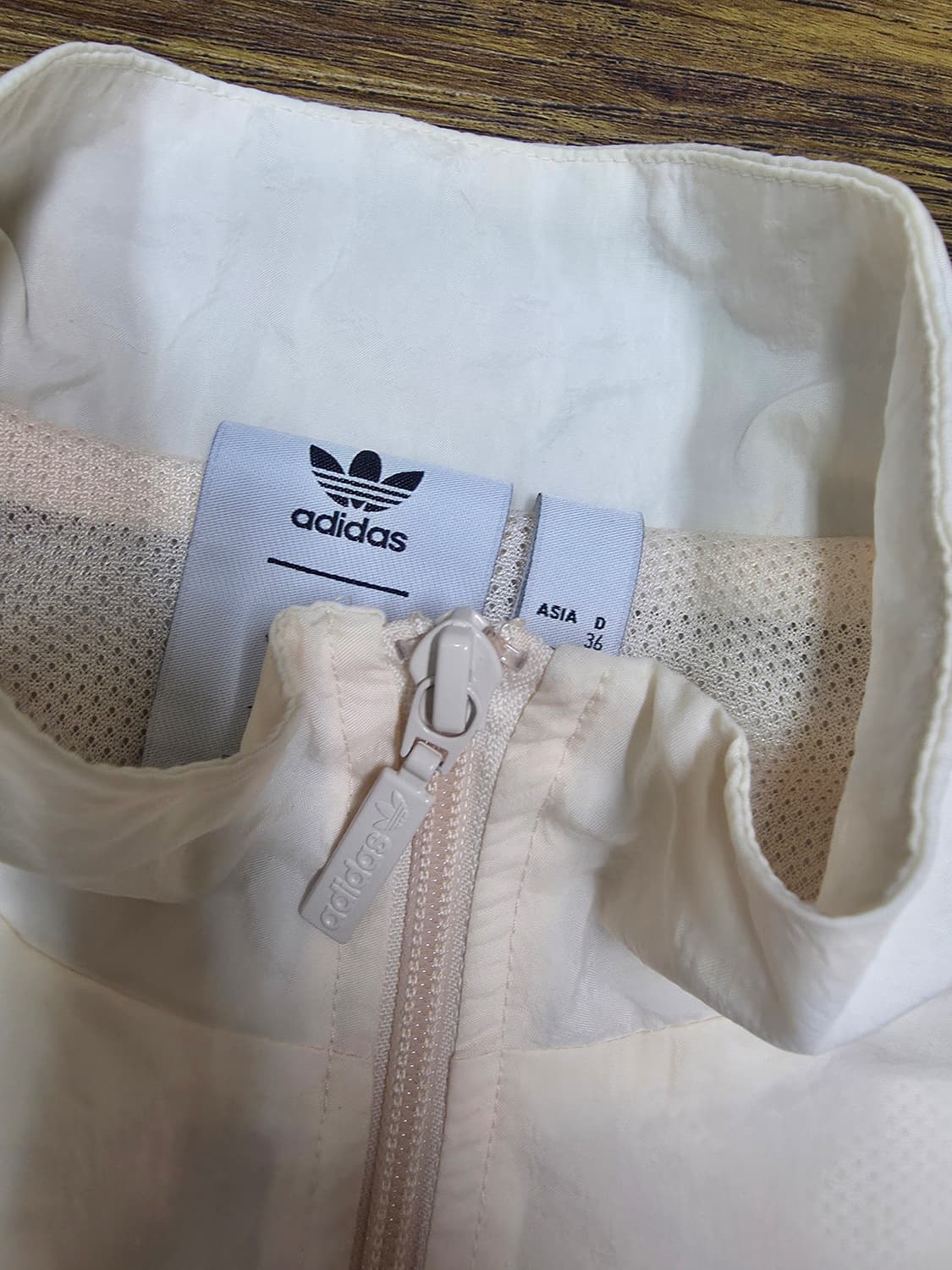 아디다스 오리지널스 우먼 테베 마구구 트랙탑 상품이미지4