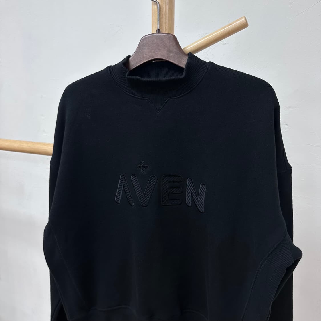 새상품 에이븐 aven 오가닉코튼 크롭 반폴라 맨투맨 95-100 J24 상품이미지1