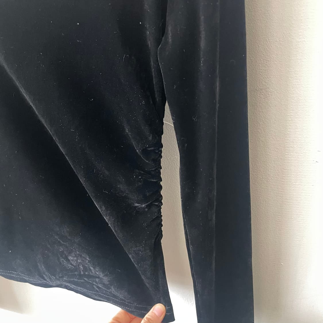 boat neck side shirring velvet top 상품이미지5