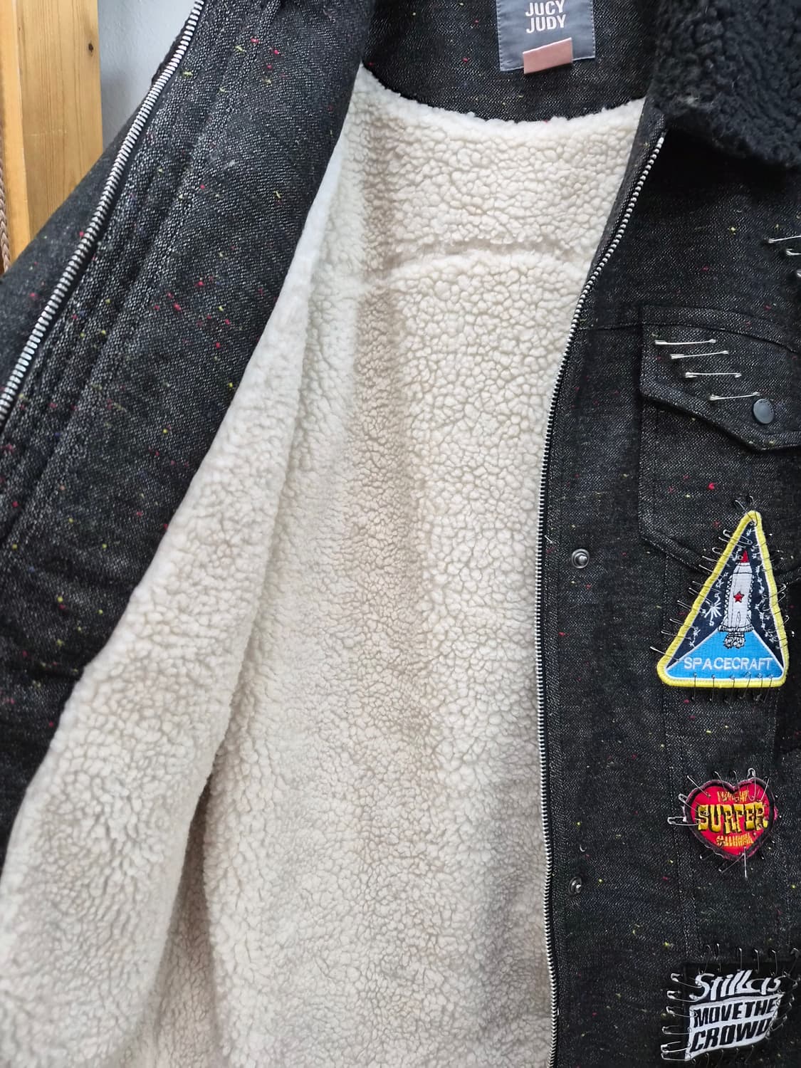 쥬시쥬디 옷핀 자수와팬 뽀글이 점퍼 상품이미지6