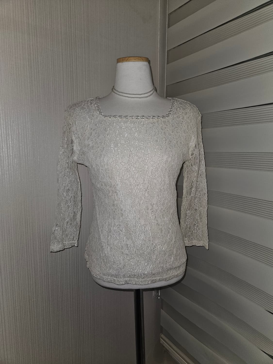 pleu voir 빈티지 레이스 스퀘어넥 블라우스 상품이미지1