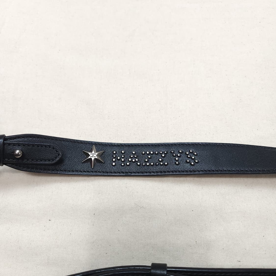 [OS] 헤지스 블랙 레더 숄더백 상품이미지8