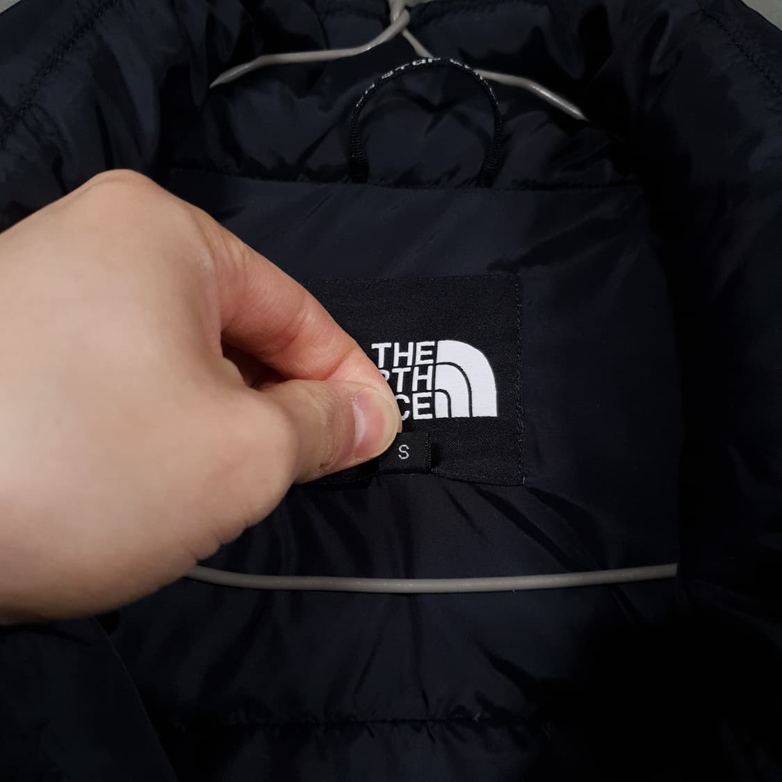 실측 M (95) 노스페이스 700 눕시 패딩 조끼 베스트 카키 블랙 상품이미지6