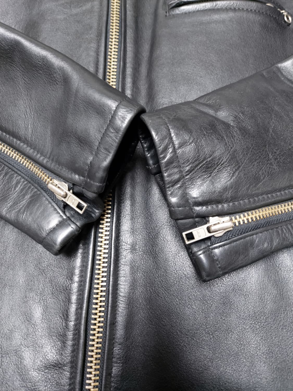 리바이스 90s 블랙탭 소가죽 라이더 자켓  (100)

 상품이미지5