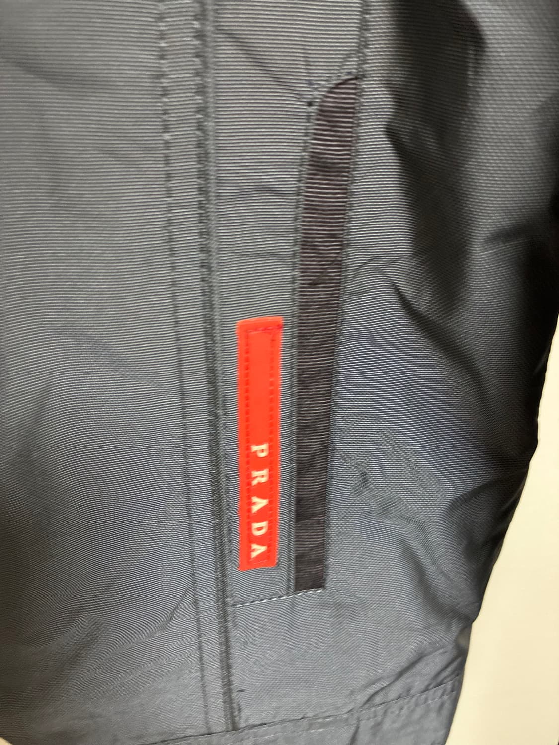 프라다 바람막이 상품이미지4