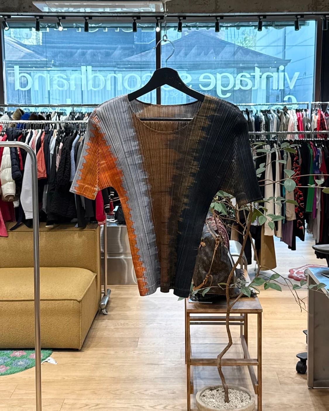 플리츠 플리즈 그래픽 링컬 하프티 상품이미지1