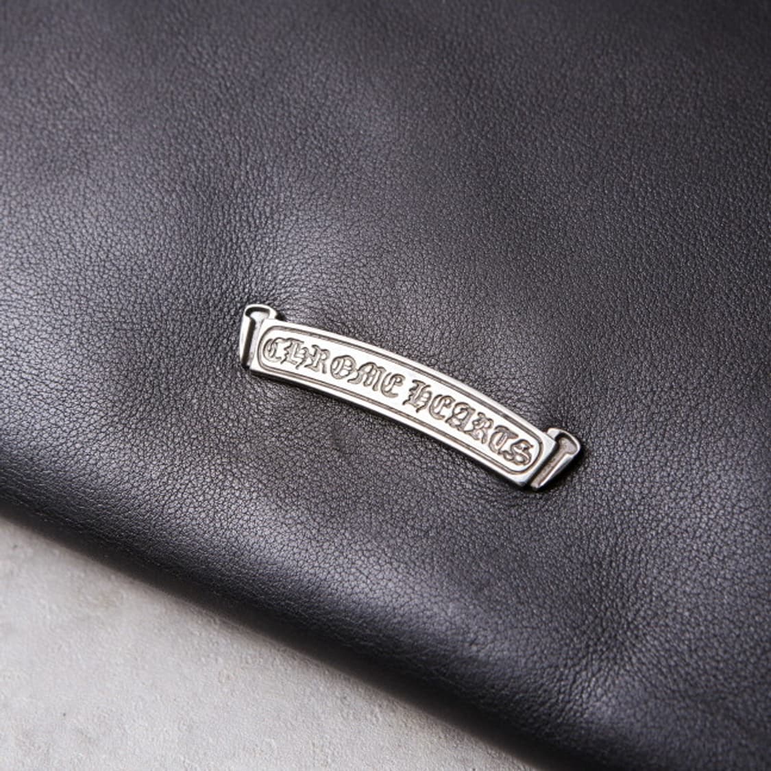 크롬하츠 블랙 레더 CH 클러치백 XL 사이즈 상품이미지5